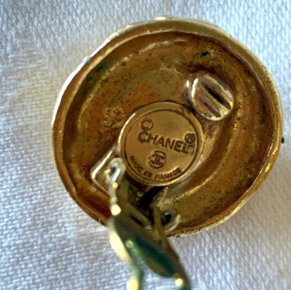 Chanel vintage gold & crystal clip on earrings Authentic - Picture 3 of 4